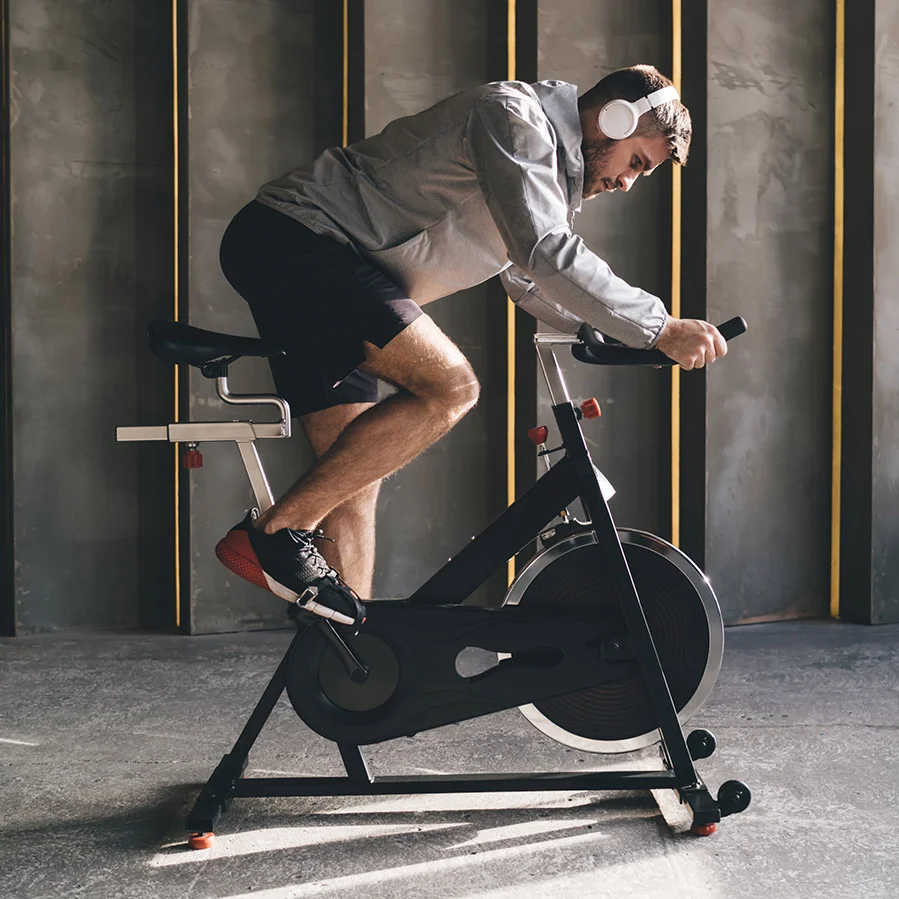 woman-doing-exercise-on-a-machine-in-a-gym